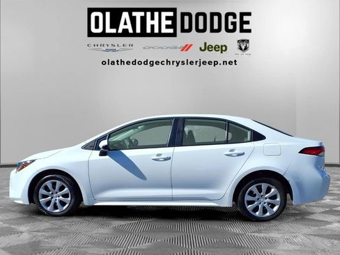 Used 2025 Toyota Corolla LE image 20