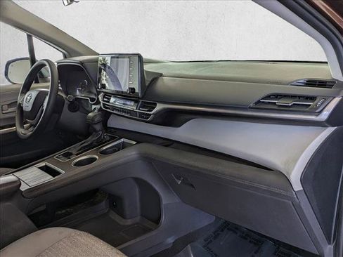 Used 2021 Toyota Sienna LE image 22