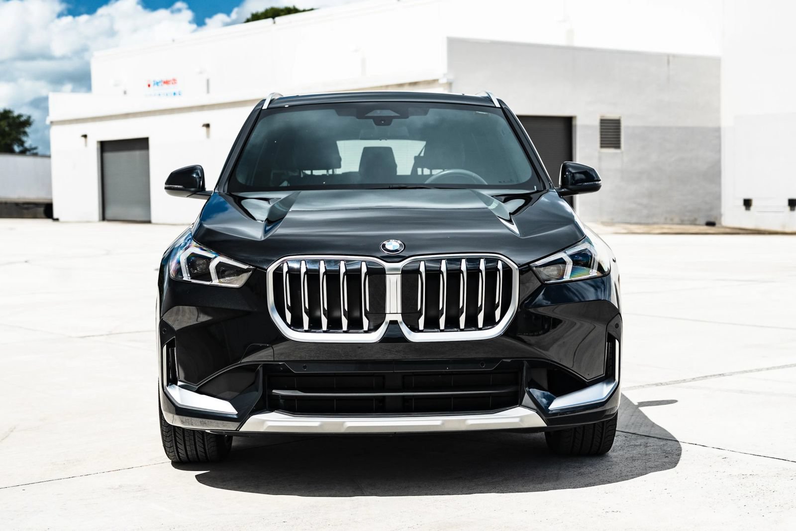 Used 2025 BMW X1 xDrive28i w/ Convenience Package AWD/4WD image 2