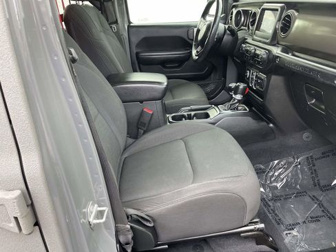 Used 2018 Jeep Wrangler Unlimited Sport S image 47