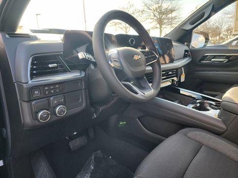 New 2026 Chevrolet Suburban LS image 22