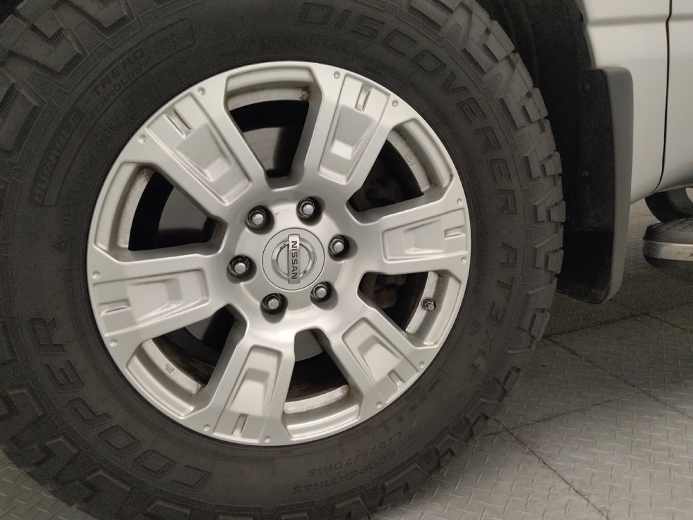 Used 2017 Nissan Titan SV RWD image 31