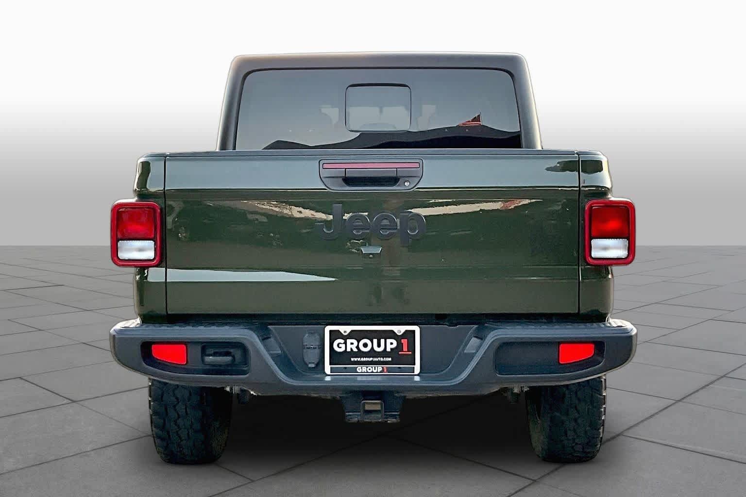 Used 2022 Jeep Gladiator Sport AWD/4WD image 4