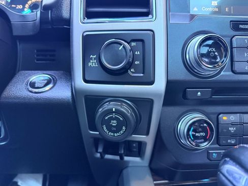 Used 2018 Ford F150 Lariat w/ Equipment Group 502A Luxury image 17