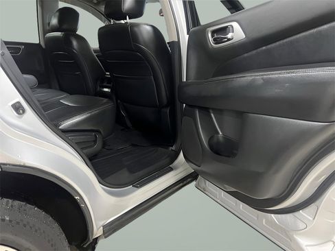 Used 2013 Nissan Pathfinder SL w/ SL Premium Pkg image 29