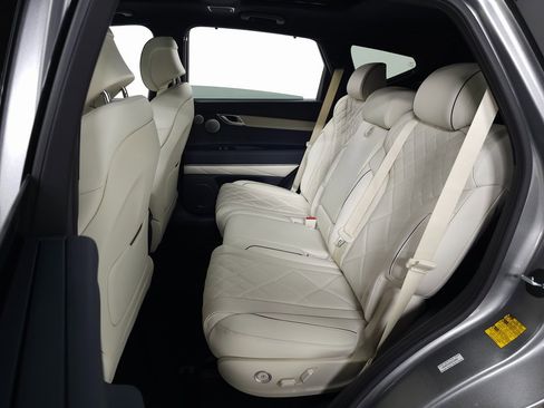 Used 2025 Genesis GV80 3.5T Prestige image 41