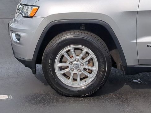 Used 2018 Jeep Grand Cherokee Laredo image 11