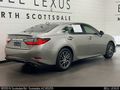 Used 2016 Lexus ES 350 w/ Navigation System Package FWD image 4