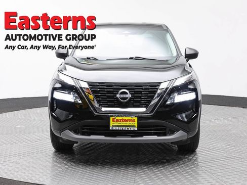 Used 2023 Nissan Rogue S AWD/4WD image 2