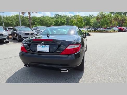 Used 2015 Mercedes-Benz SLK 250 w/ Premium Package image 24