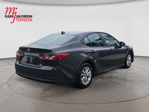 Used 2025 Toyota Camry LE FWD image 9