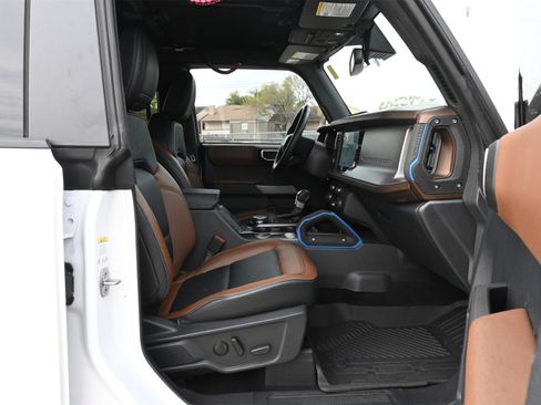 Used 2023 Ford Bronco Outer Banks image 25