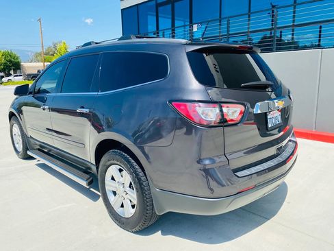 Used 2014 Chevrolet Traverse LT w/ LPO, 'HIT The Road' Package FWD image 6
