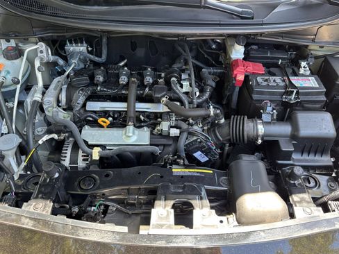 Used 2025 Nissan Versa SV FWD image 29