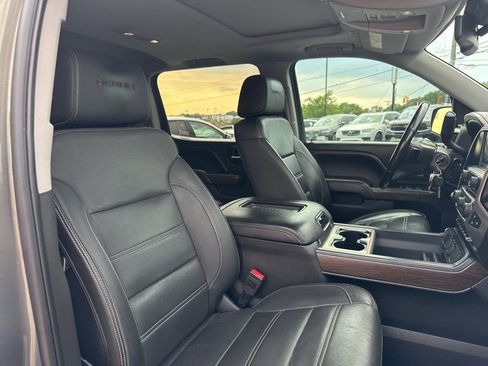 Used 2018 GMC Sierra 1500 Denali w/ Denali Ultimate Package AWD/4WD image 16