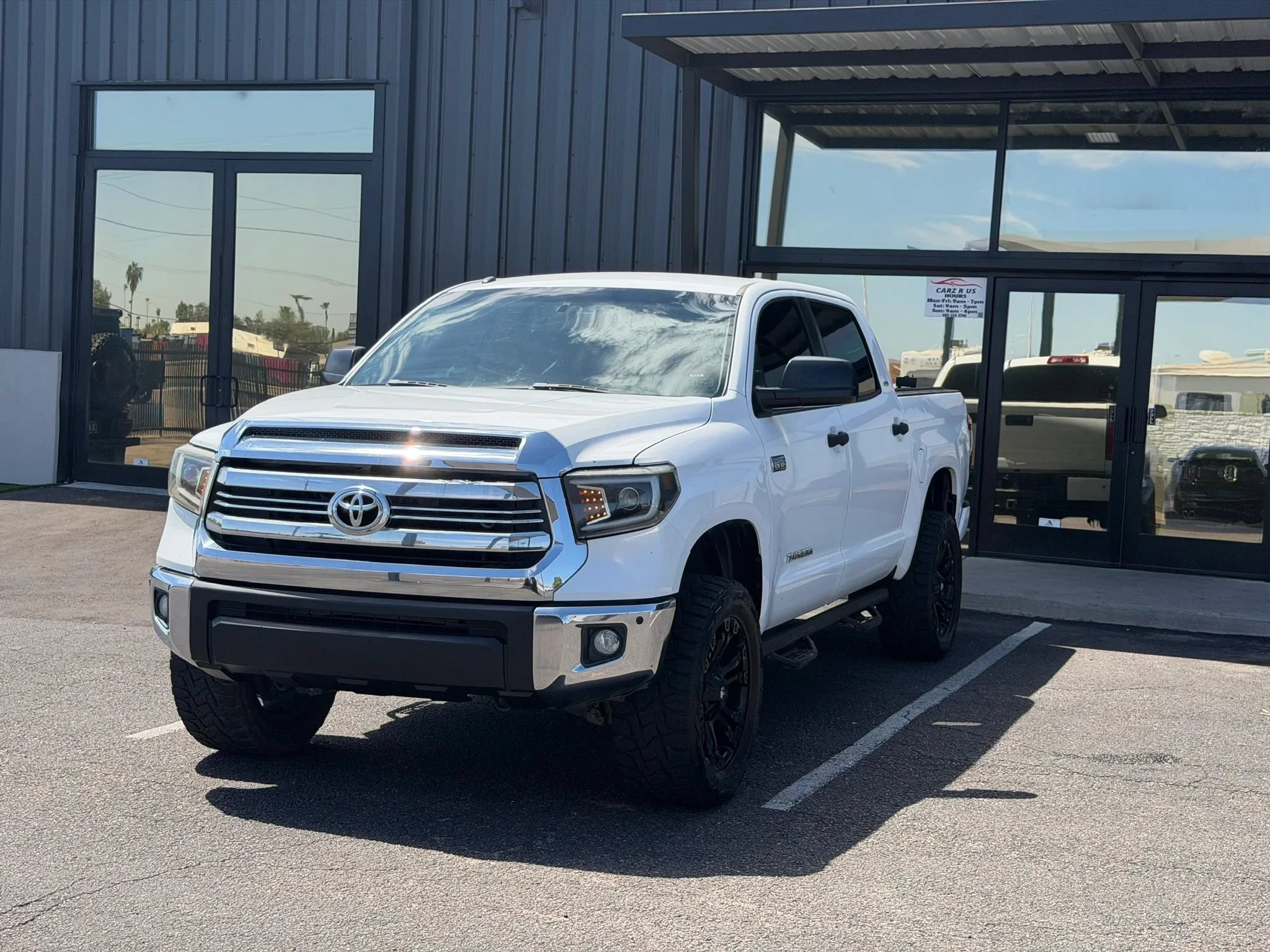 Used 2016 Toyota Tundra SR5 w/ SR5 Upgrade Package RWD image 2