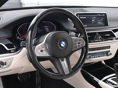Used 2022 BMW 740i w/ M Sport Package RWD image 28