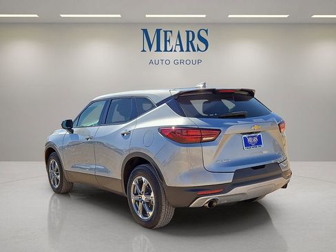 Used 2025 Chevrolet Blazer LT image 3