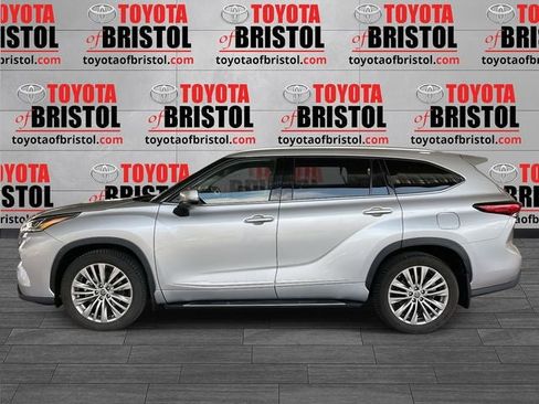 Used 2022 Toyota Highlander Platinum image 7