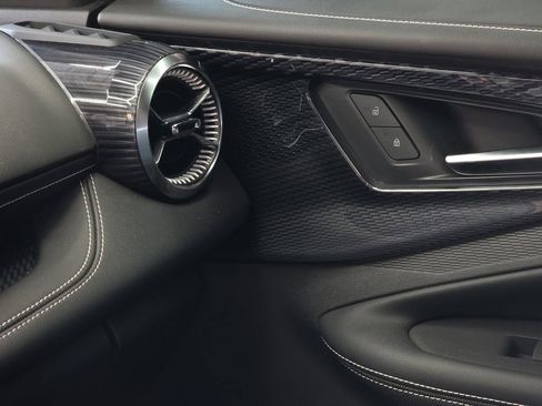 Used 2025 Chevrolet Blazer EV LT image 29