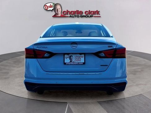 Used 2023 Nissan Altima 2.0 SR image 4