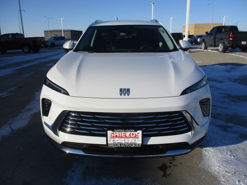 Used 2025 Buick Envision Preferred image 9