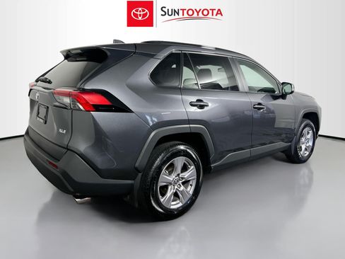 Used 2025 Toyota RAV4 XLE w/ Convenience Package FWD image 4