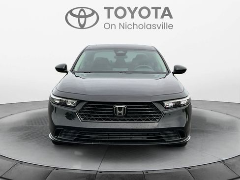 Used 2023 Honda Accord EX image 9