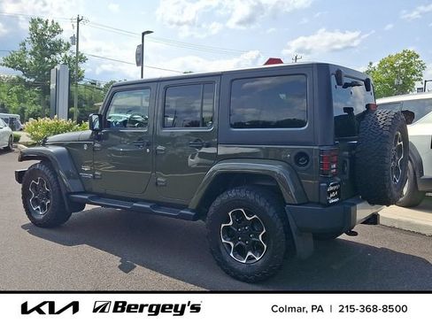 Used 2015 Jeep Wrangler Unlimited Sahara w/ Connectivity Group AWD/4WD image 8