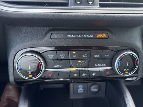 Used 2022 Ford Escape SE w/ Convenience Package AWD/4WD image 16