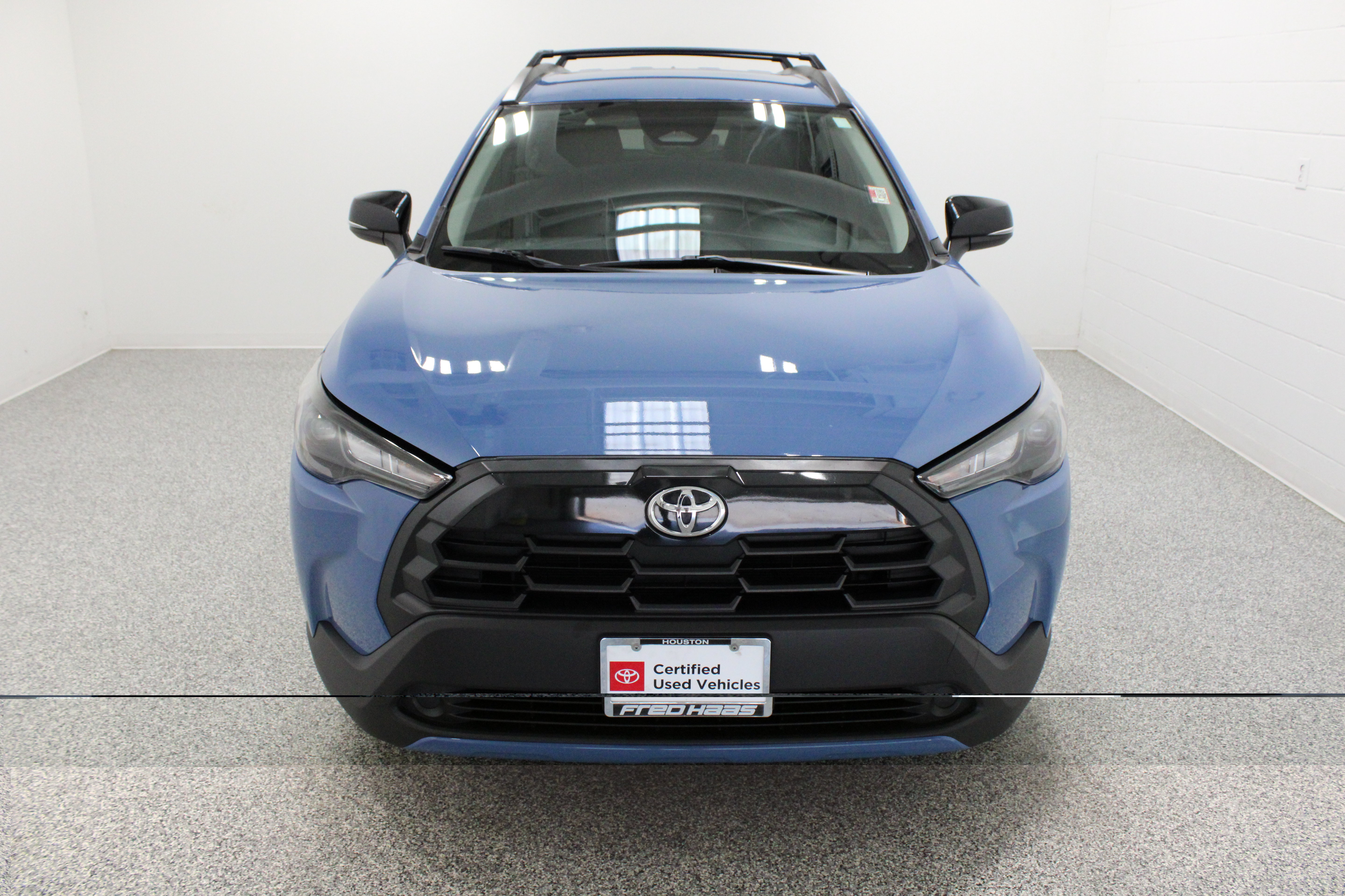 Used 2026 Toyota Corolla Cross LE FWD image 3