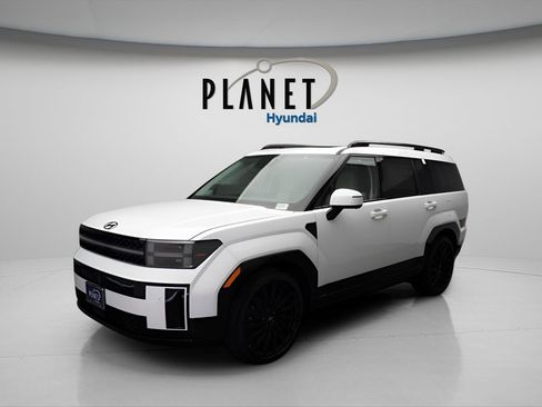 Certified 2025 Hyundai Santa Fe Calligraphy image 2