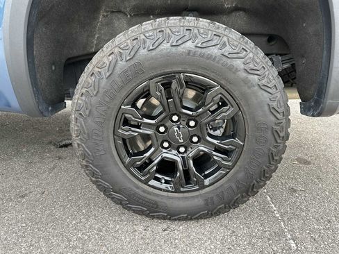 Used 2024 Chevrolet Silverado 1500 ZR2 w/ Technology Package image 12