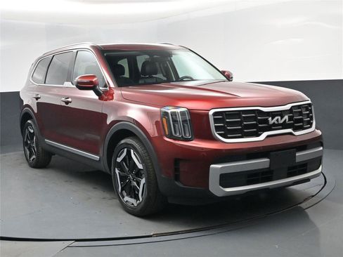 Used 2024 Kia Telluride S w/ S Sunroof Package image 18