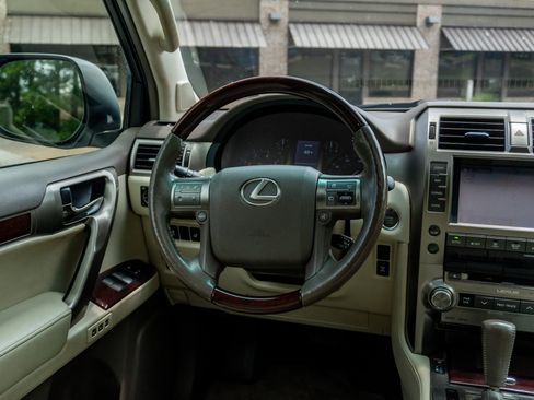 Used 2014 Lexus GX 460 Luxury AWD/4WD image 24