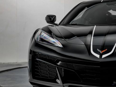 Used 2025 Chevrolet Corvette Z06 image 37