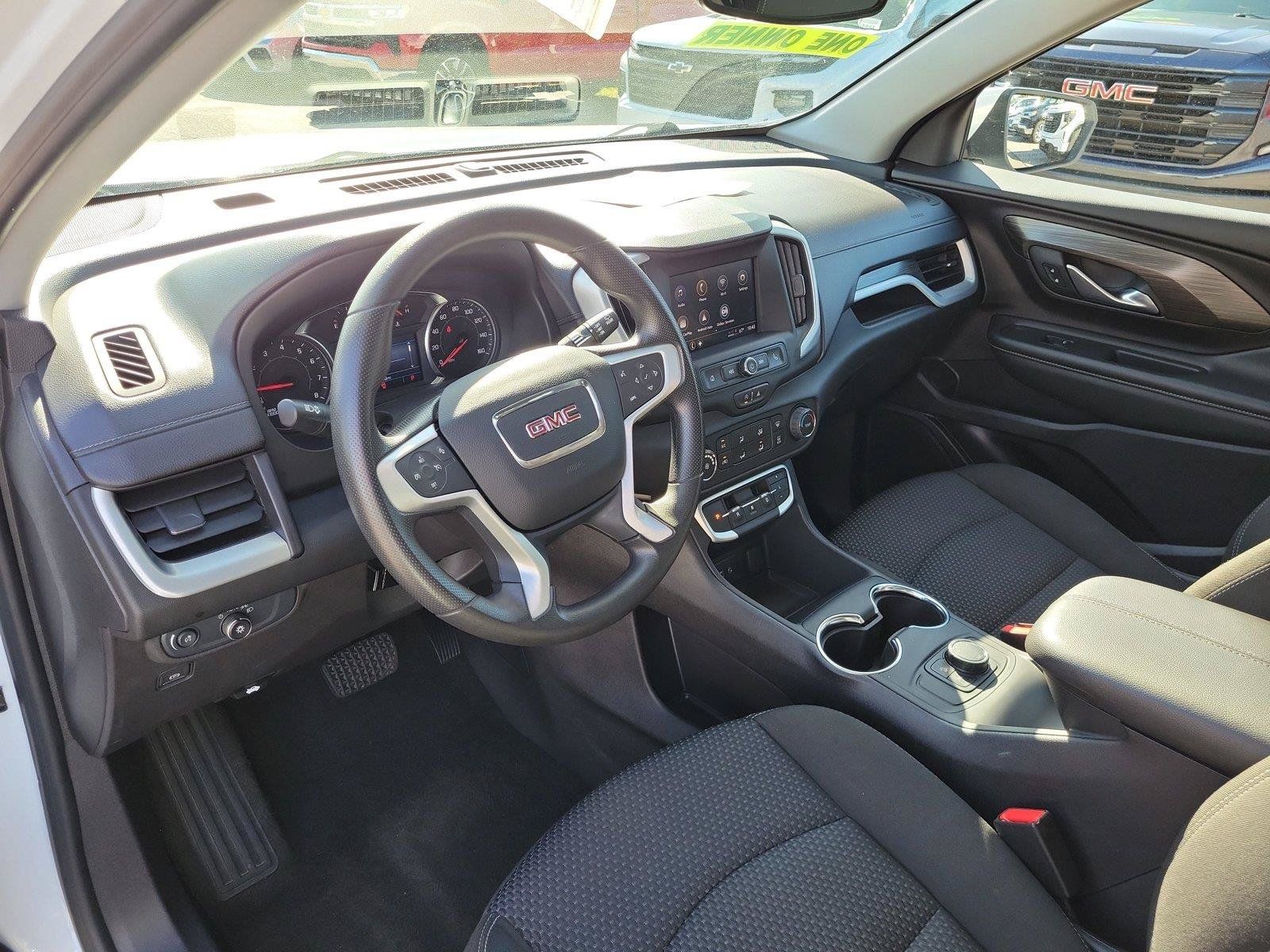 Used 2024 GMC Terrain SLE AWD/4WD image 17