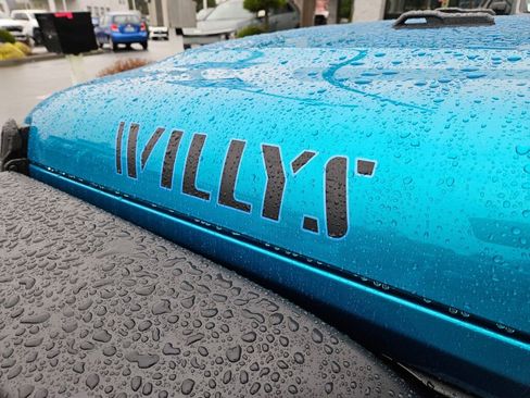 Used 2024 Jeep Wrangler Unlimited image 12