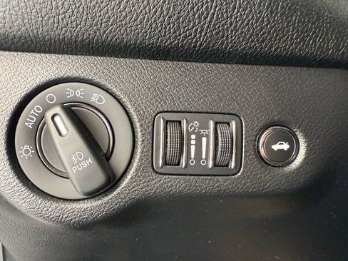 Used 2019 Dodge Challenger SXT w/ Driver Convenience Group RWD image 19