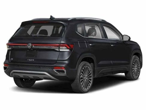 New 2026 Volkswagen Taos SE AWD/4WD image 2