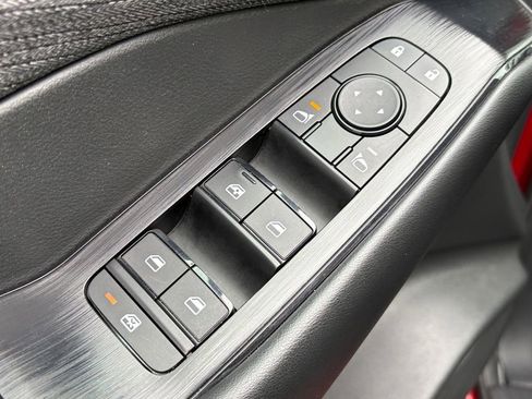 Used 2023 Nissan Rogue S image 11