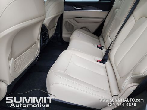 New 2025 Jeep Grand Cherokee Limited w/ Black Appearance Package image 38