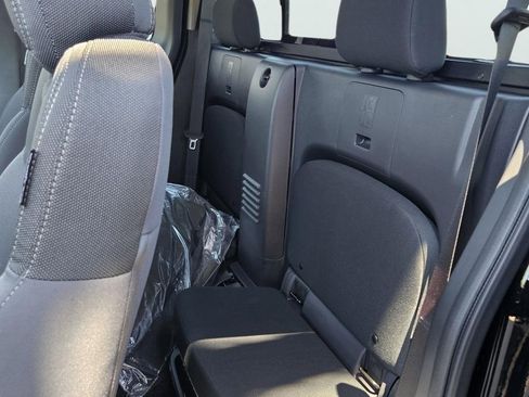 Used 2025 Nissan Frontier SV w/ SV Convenience Package image 15