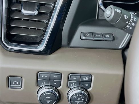 Certified 2025 GMC Sierra 1500 Denali AWD/4WD image 9