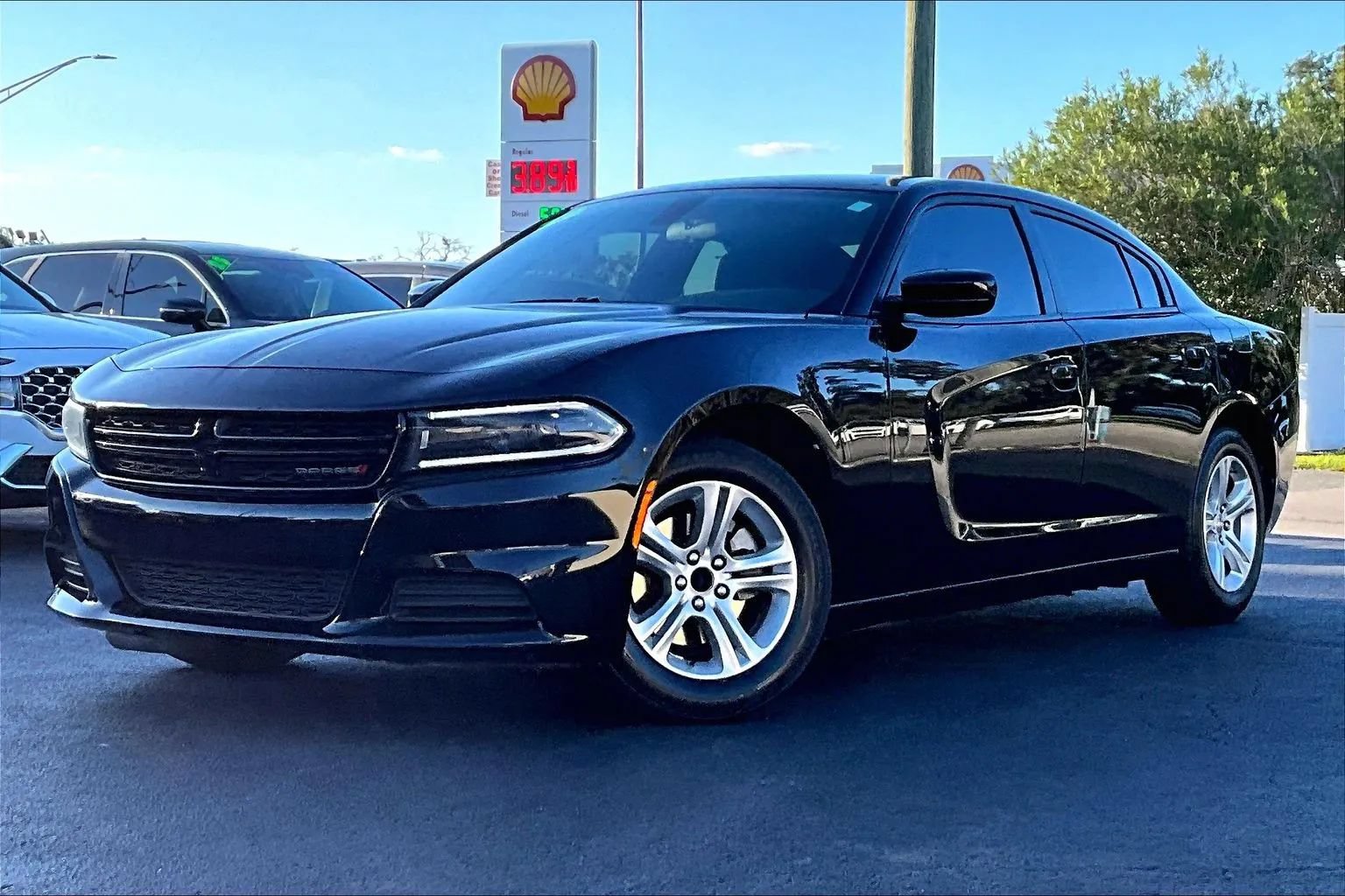 Used 2022 Dodge Charger SXT RWD image 1