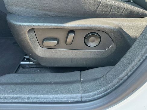 Used 2025 Buick Envision Preferred image 33