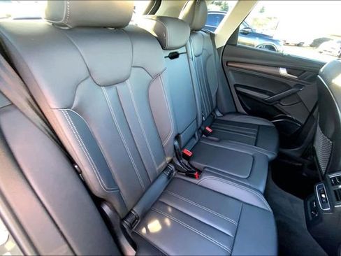 Used 2021 Audi Q5 e Premium Plus w/ Premium Plus Package image 19