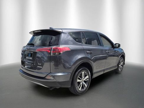 Used 2018 Toyota RAV4 XLE FWD image 3