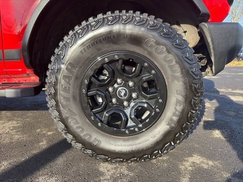 Used 2022 Ford Bronco Wildtrak image 9