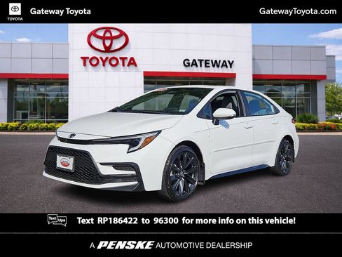Used 2024 Toyota Corolla SE w/ SE Premium Package FWD image 1